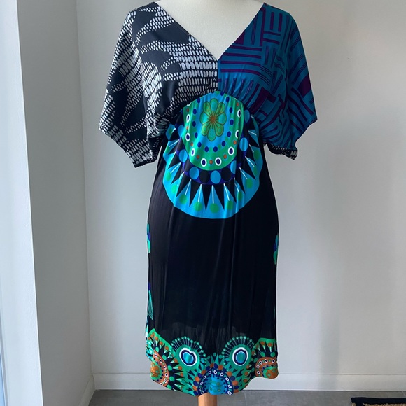 NWT CUSTO Barcelona flattering colorful party dress. Size 2 (fits 2-4 US) - Picture 1 of 5